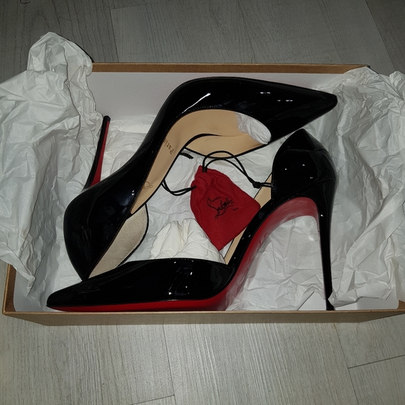 Shoes - Louis Vuitton red bottoms